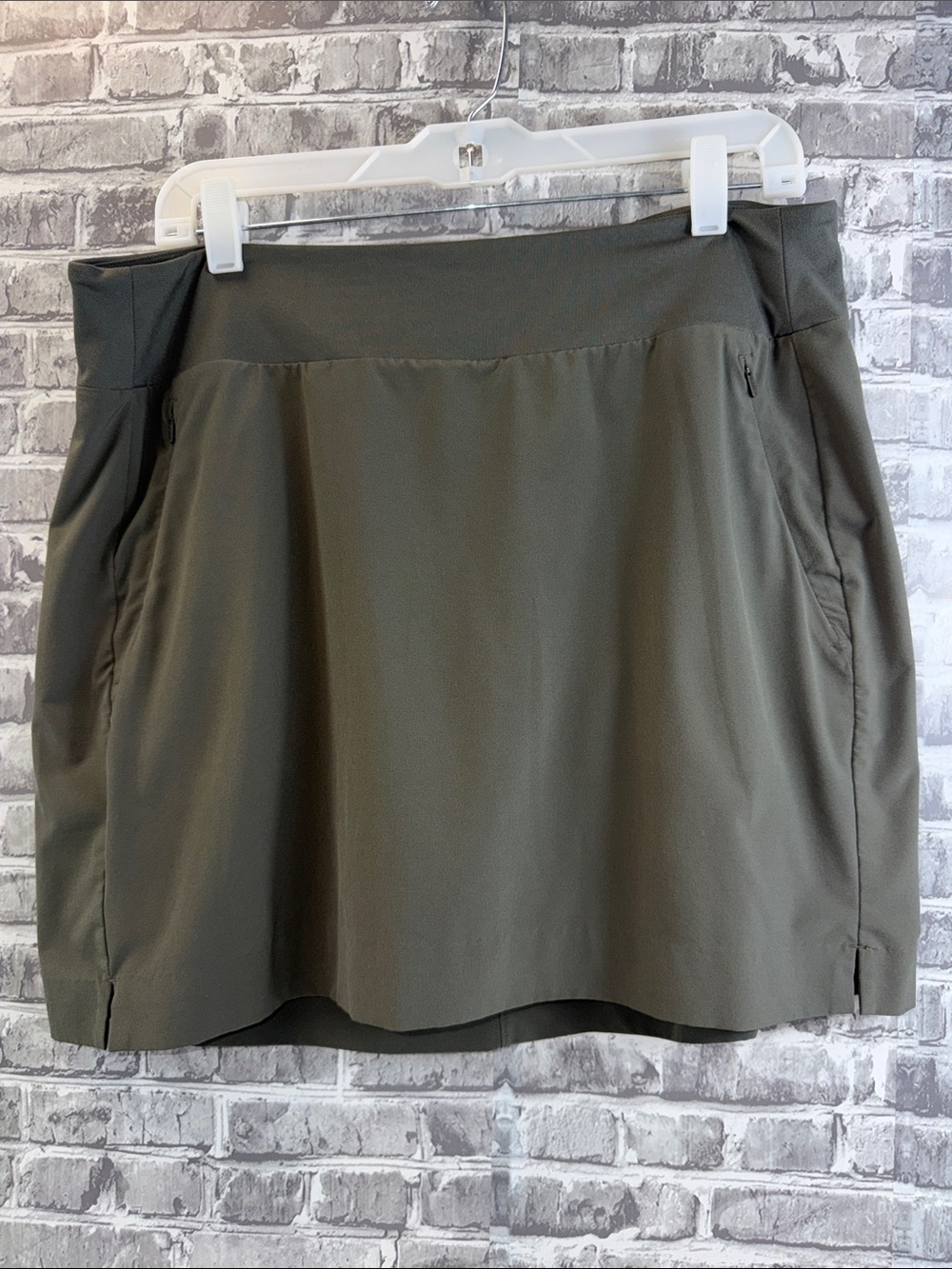 Athleta Olive Green Women’s Active Skort - Classic A-Line
